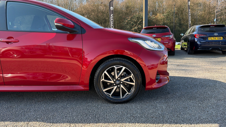 Toyota Yaris 1.5 Hybrid Design 5dr CVT Hybrid Hatchback